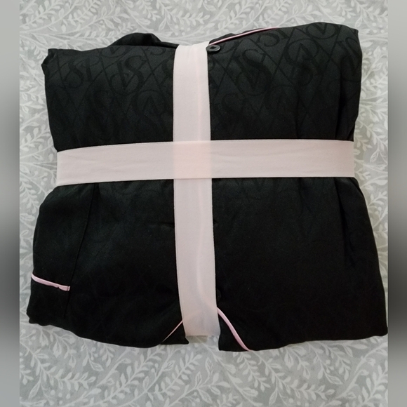 NEW! Victoria's Secret Black Satin Long Pajama SetBlack Pajama Set, Size XXL - Picture 3 of 9